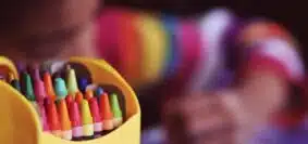 crayons de couleur pour enfant