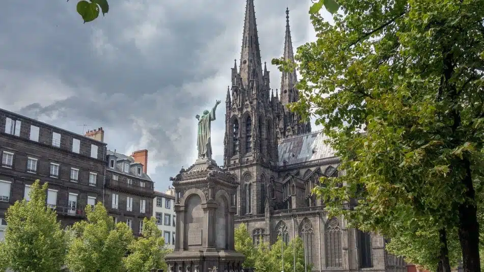 Explorer les opportunités académiques à Clermont-Ferrand